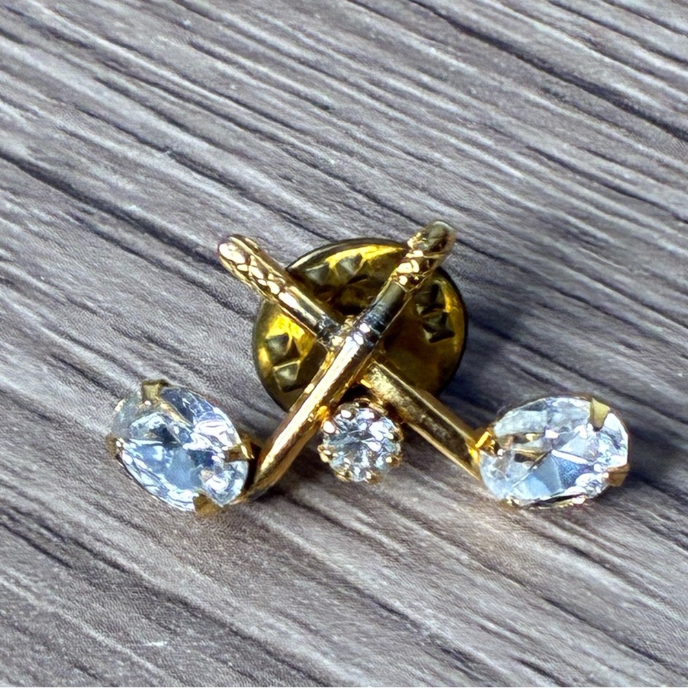 🐼 3/$25 Gold Golf Brooch with Clear Gem Accents - Women Jewelry